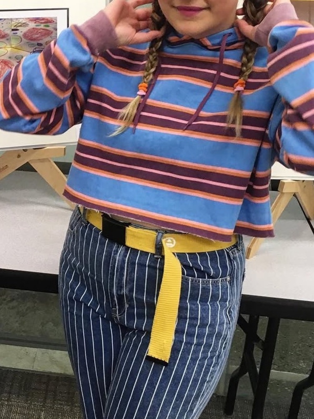 ❤️ 2/$15 URBAN OUTFITTERS VINTAGE STYLE CROPPED HOODED SWEATER - Picture 4 of 12